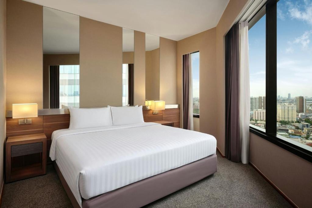 هتل سوئیسوتل راچادا